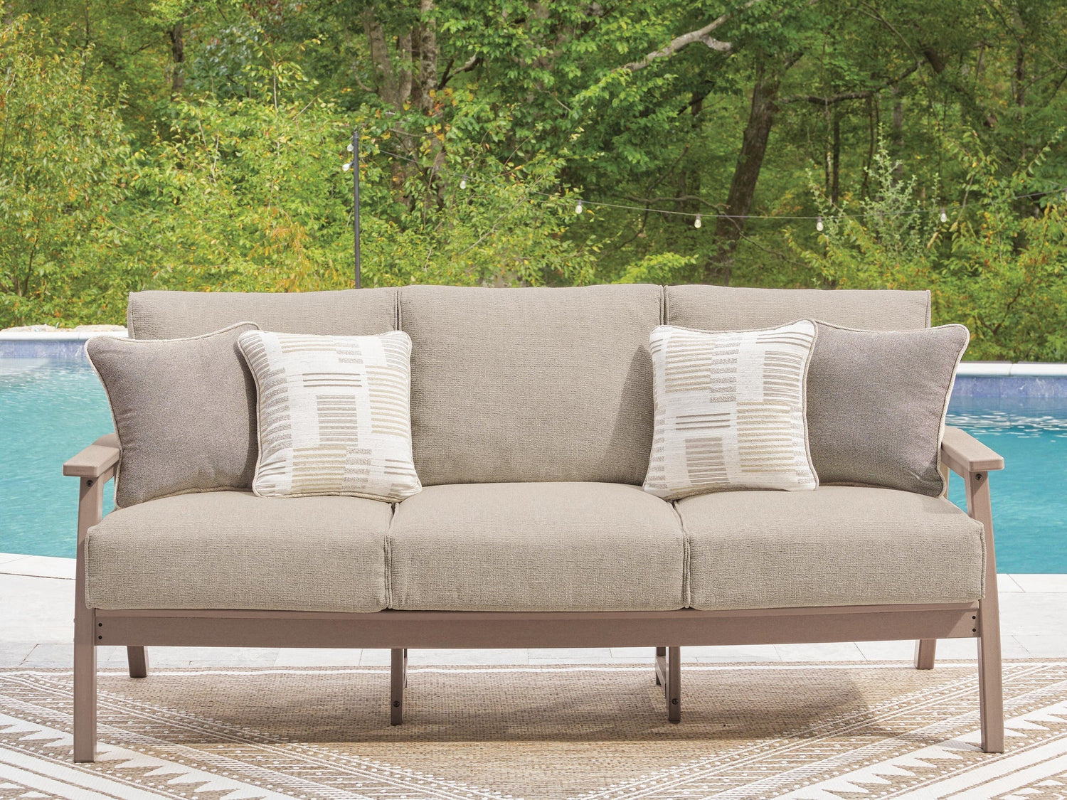 Outdoor Furniture > Outdoor Seating