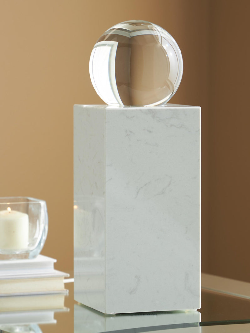 Ashley Express - Sellner Sculpture