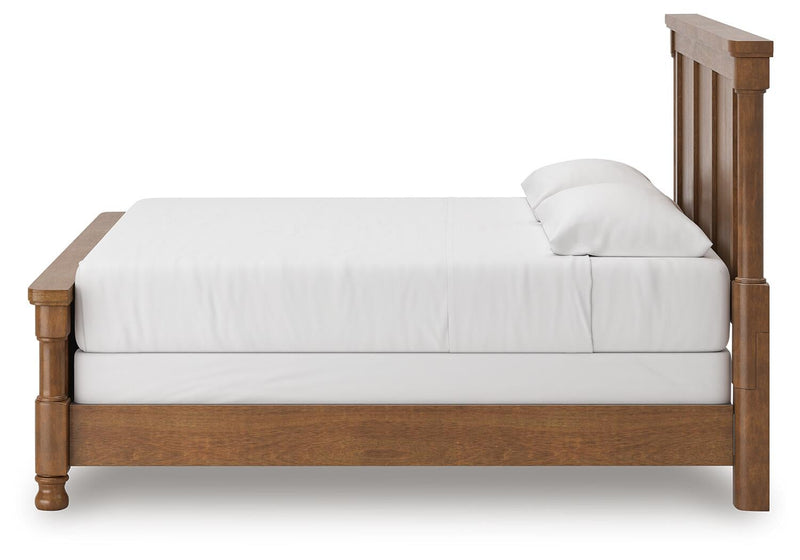 Rowlenstown King Poster Bed