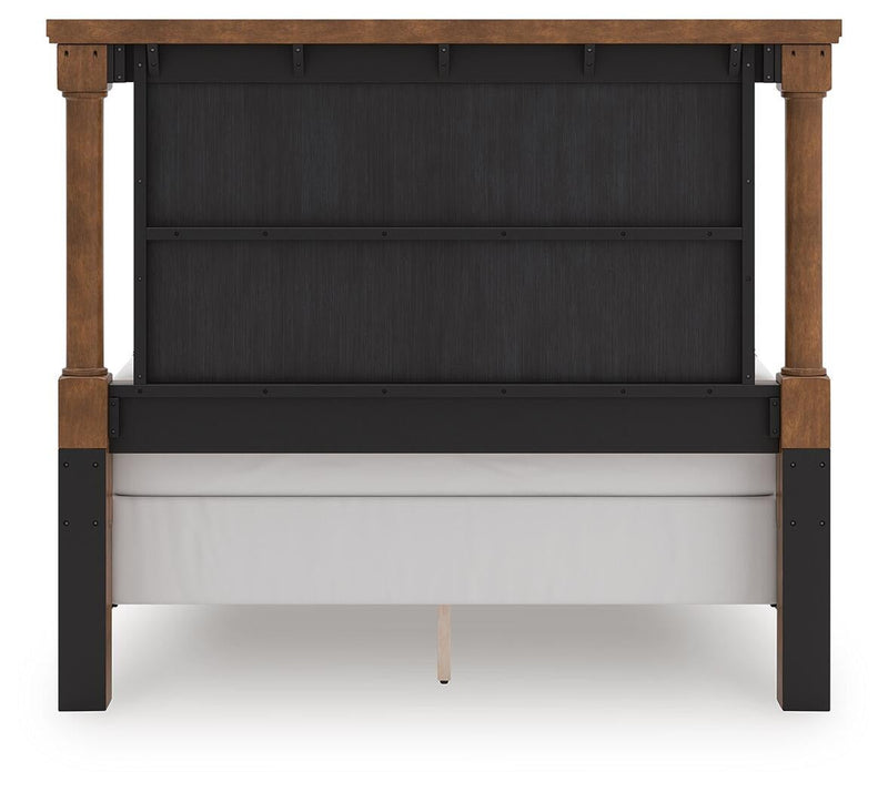 Rowlenstown Queen Poster Bed