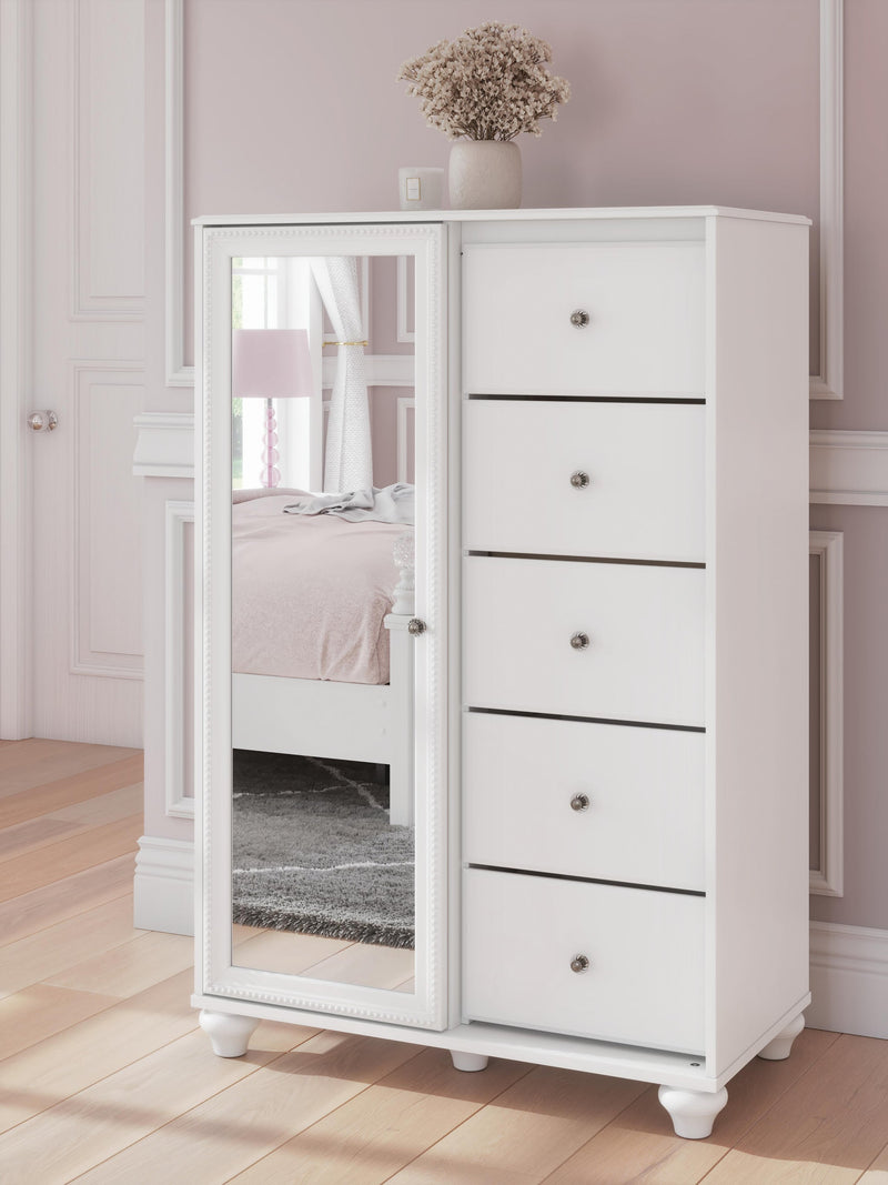 Kozlani Dressing Chest