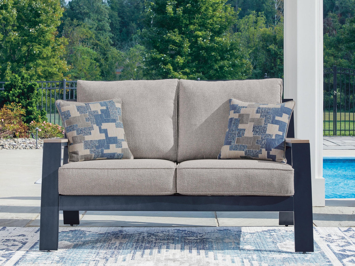 Ashley Express - East Beach Loveseat w/Cushion