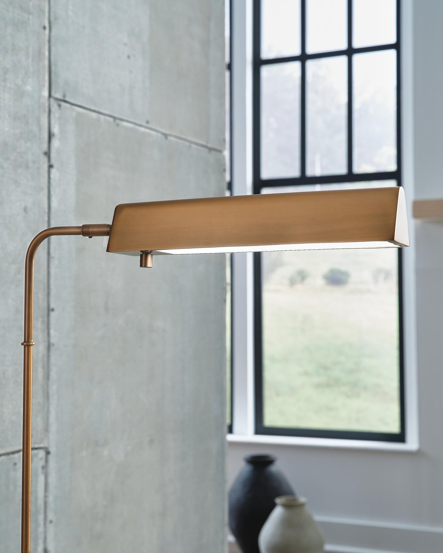 Ashley Express - Yafe Metal Floor Lamp (1/CN)