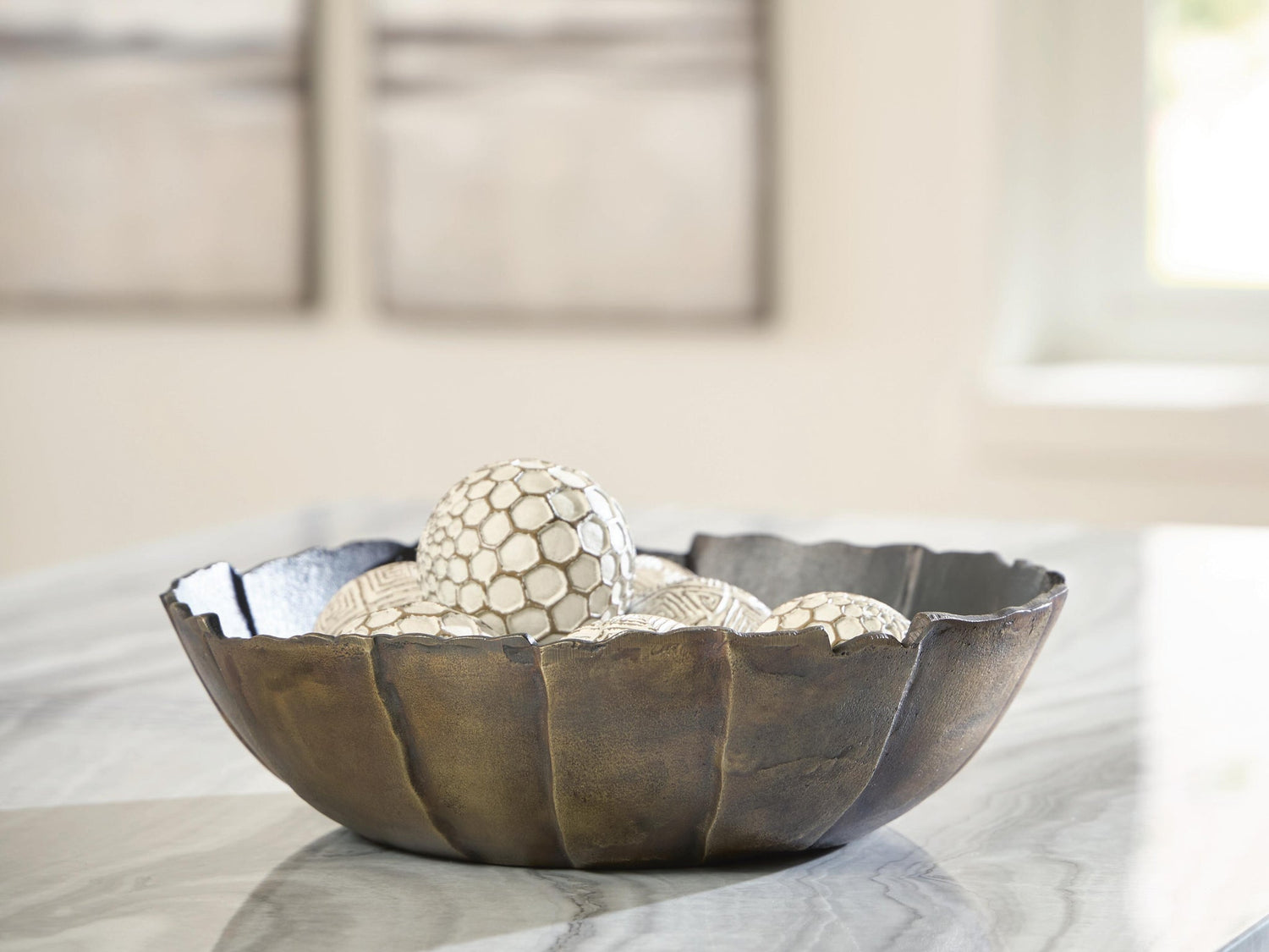 Accessories > Bowls and Trays