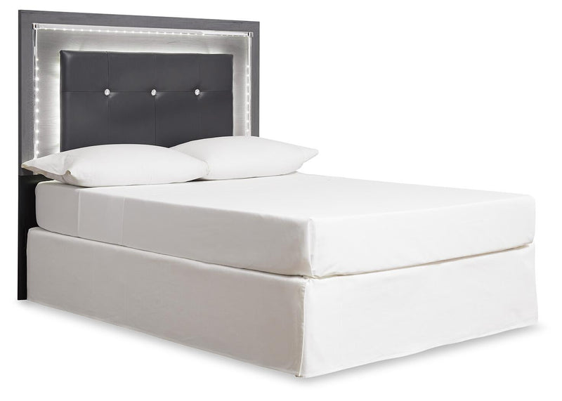 Lodanna King/California King Upholstered Panel Headboard Bed with Mirrored Dresser