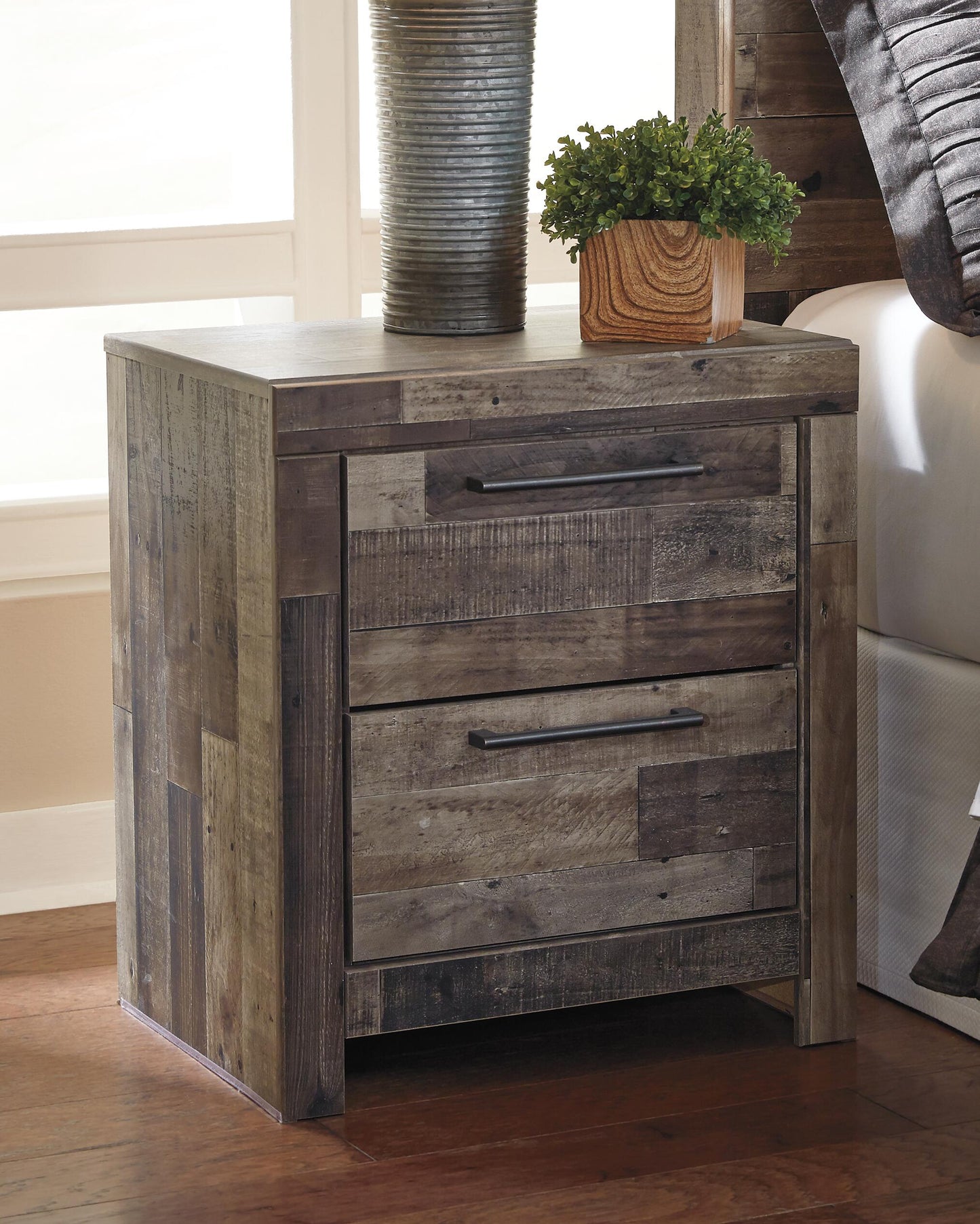 Derekson Queen/Full Panel Headboard Bed with Mirrored Dresser, Chest and Nightstand