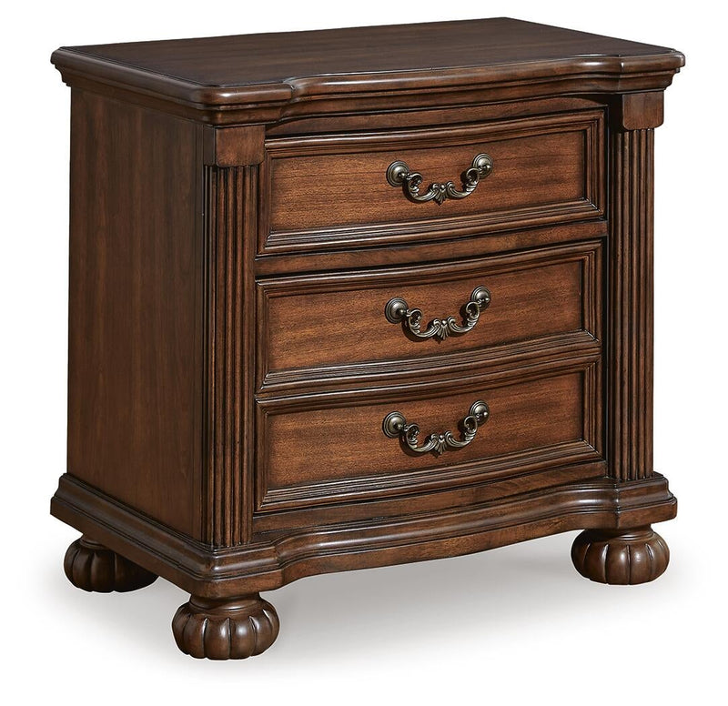 Lavinton Queen Poster Bed with Mirrored Dresser and Nightstand