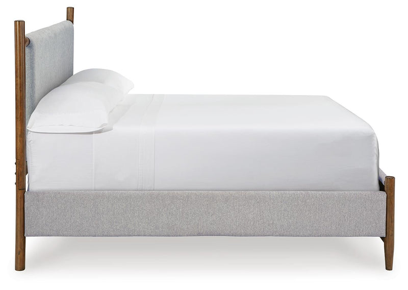 Lyncott King Upholstered Bed with Mirrored Dresser