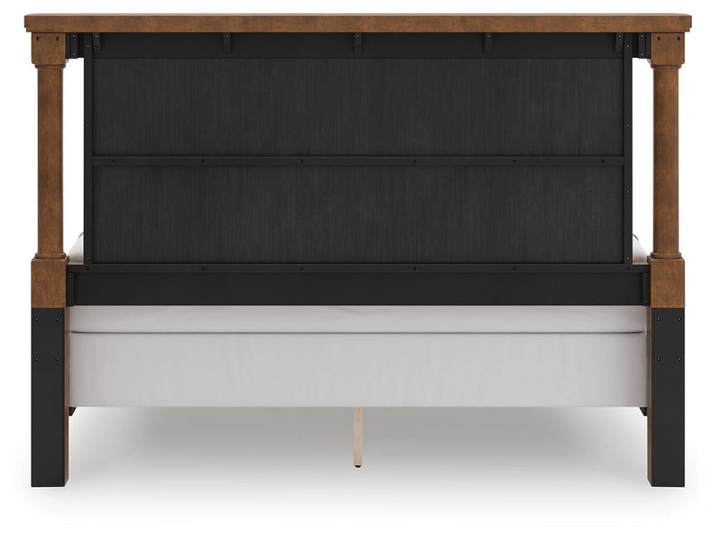Chadworth King Poster Bed with Mirrored Dresser and Nightstand