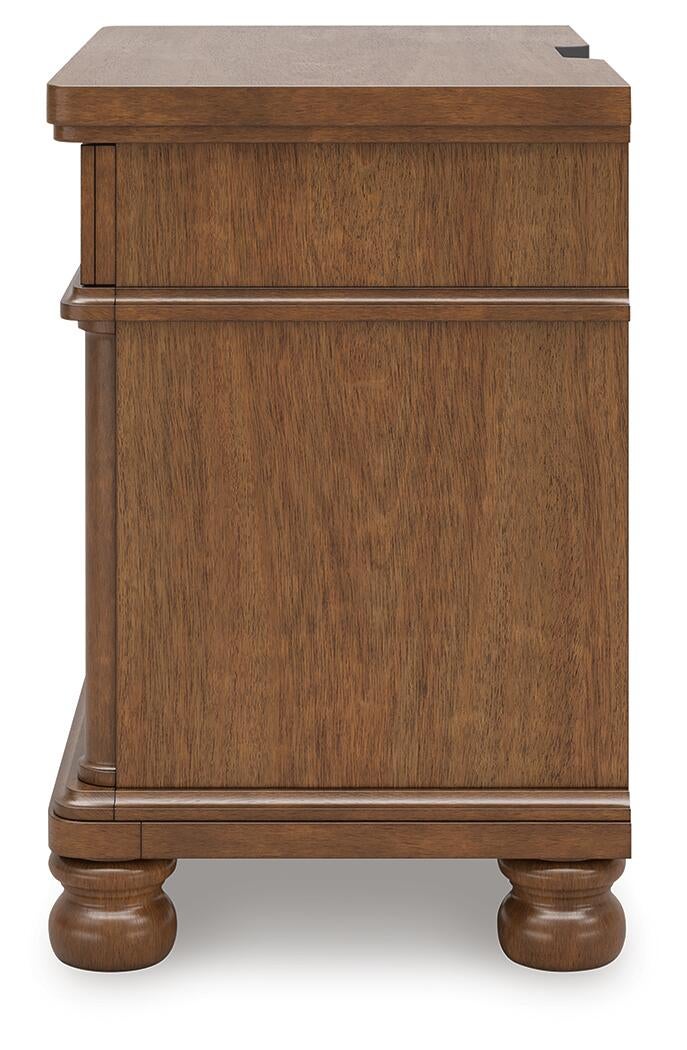 Chadworth King Poster Bed with Mirrored Dresser and Nightstand