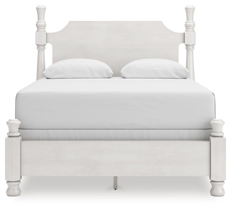 Chadworth Queen Poster Bed, Dresser and Mirror