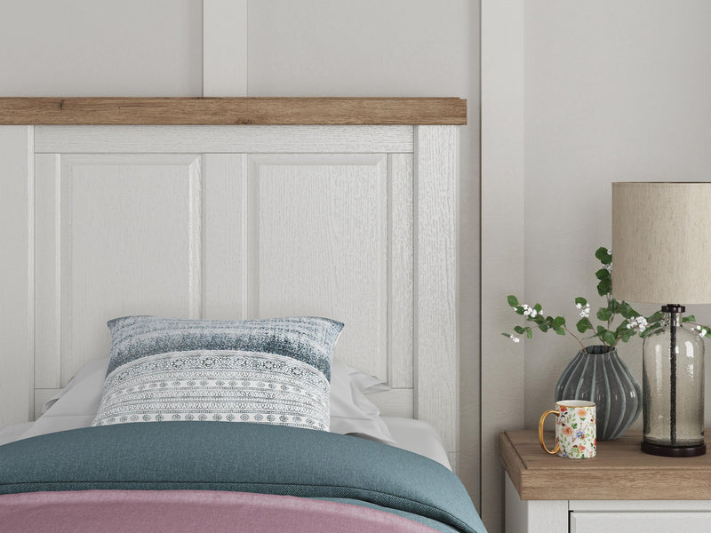 Savonport Twin Panel Bed, Dresser and Mirror