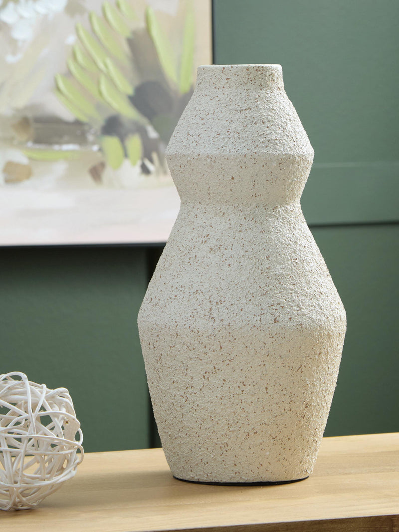 Ashley Express - Dawthorne Vase