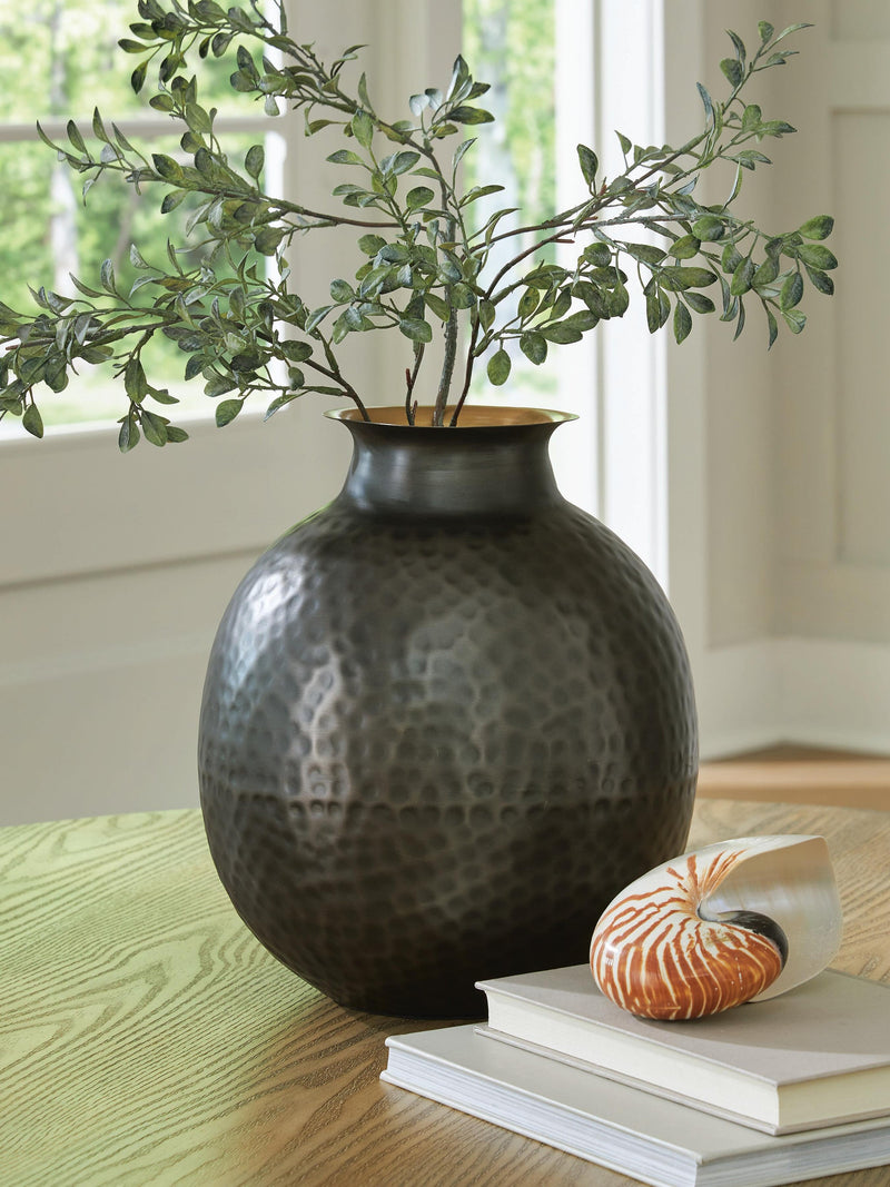 Ashley Express - Woody Vase